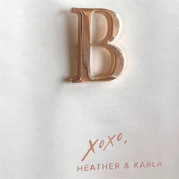 LARK & IVES COLLECTIVES THE‎ GOLD MONOGRAM LYRICS PINS "B" - Picture 1 of 6